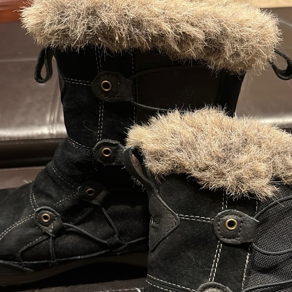 Teva Women's Black Winter Boots, size 9 - Picture 4 of 12